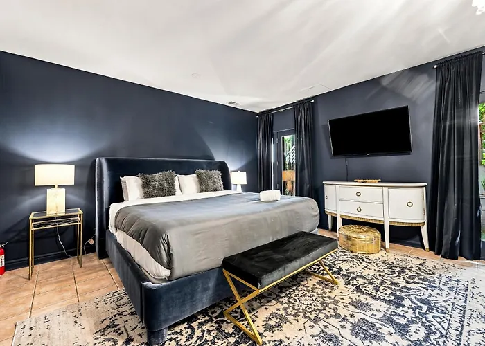 Skyline Views River West Townhouse; 2 Parking Incl Townhouse Ferienhaus