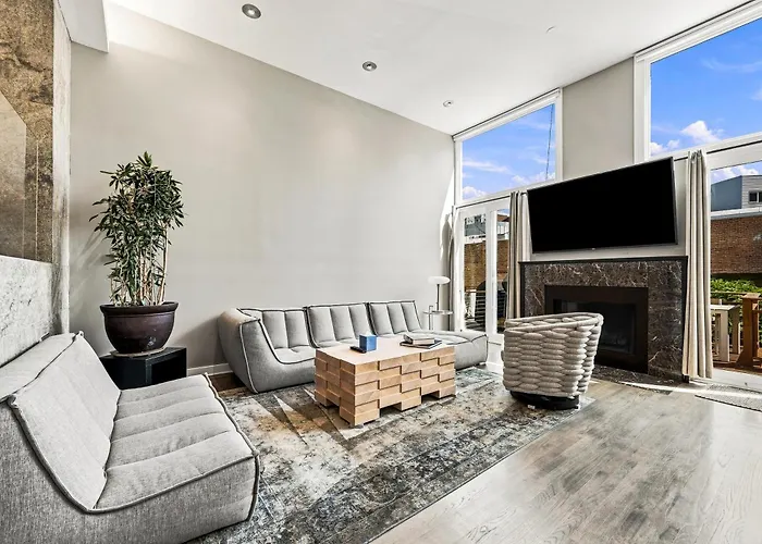 Skyline Views River West Townhouse; 2 Parking Incl Townhouse *