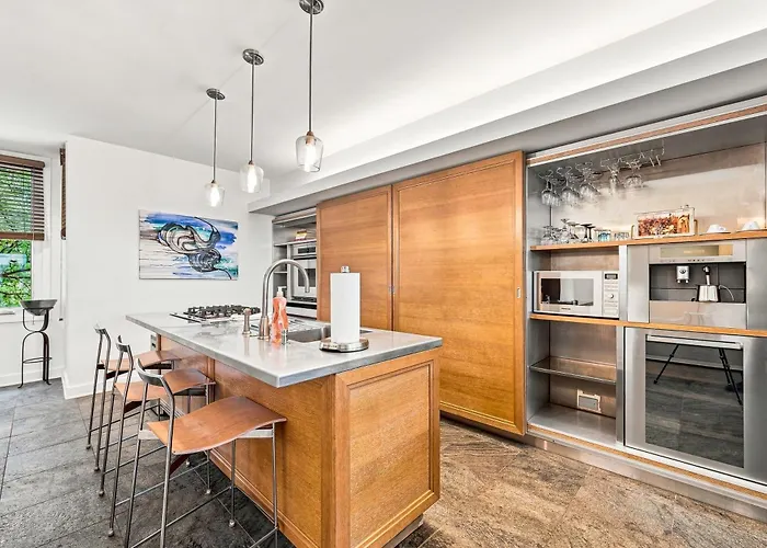 Skyline Views River West Townhouse; 2 Parking Incl Townhouse *