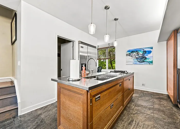 Skyline Views River West Townhouse; 2 Parking Incl Townhouse *