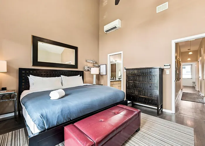 Skyline Views River West Townhouse; 2 Parking Incl Townhouse * Chicago
