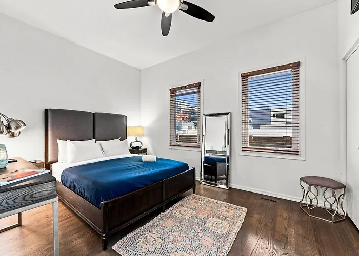 Skyline Views River West Townhouse; 2 Parking Incl Townhouse