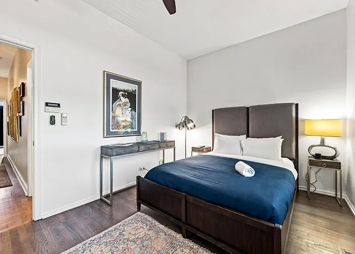 Skyline Views River West Townhouse; 2 Parking Incl Townhouse *