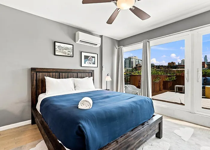 Skyline Views River West Townhouse; 2 Parking Incl Townhouse *